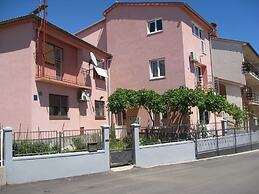 Apartment Dina
