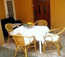 Apartment Dina