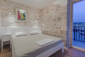 House Stonehouse Popozo