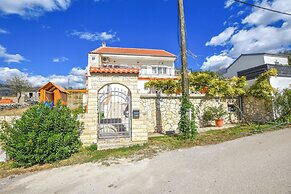 House Rovana