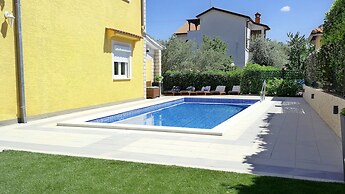 House Yellow