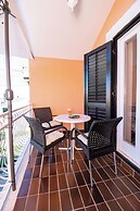 Apartments and Room Agiss With Pool