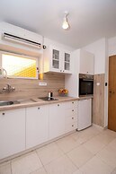 Apartments and Room Agiss With Pool