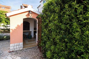 Apartments and Room Agiss With Pool