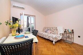 Apartments and Room Agiss With Pool