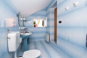 Apartments and Room Agiss With Pool