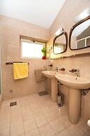 Apartments and Room Agiss With Pool