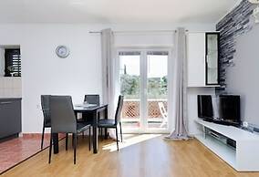 Apartments Luka