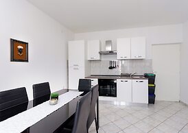 Apartments Luka