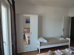 Apartments Luka