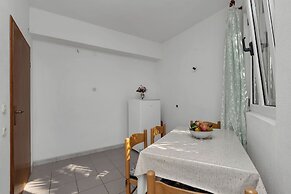 Apartments Robinzon Nikola