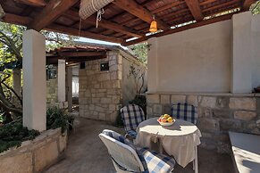 Apartments Robinzon Nikola