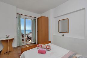 Apartments Robinzon Nikola