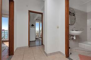 Apartments Robinzon Nikola