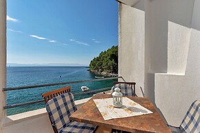 Apartments Robinzon Nikola