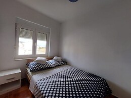 Apartments Mladen