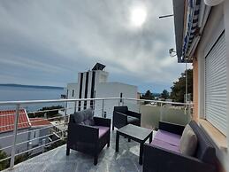 Apartments Mladen