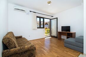 Apartments Goran Near the Beach