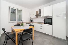Apartment and Room Zoran
