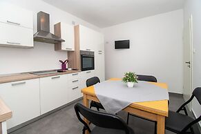 Apartment and Room Zoran