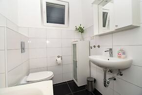 Apartment and Room Zoran