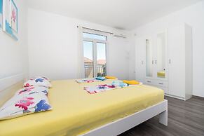 Apartment and Room Zoran