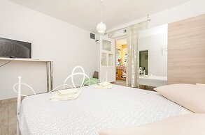 Apartments and Room Take it Easy