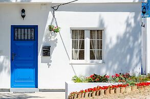 House Deja Blue