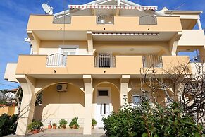 Apartments Mira