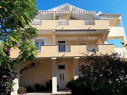 Apartments Mira