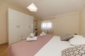 Apartments Mira