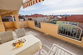 Apartments Mira