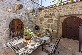 House Stara Kuca-old Stone House