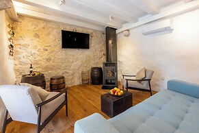 House Stara Kuca-old Stone House
