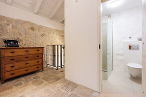 House Stara Kuca-old Stone House