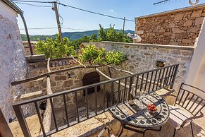 House Stara Kuca-old Stone House