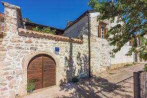 House Stara Kuca-old Stone House