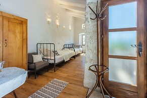 House Stara Kuca-old Stone House