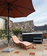 House Stara Kuca-old Stone House