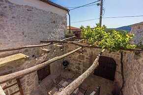 House Stara Kuca-old Stone House