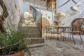 House Stara Kuca-old Stone House