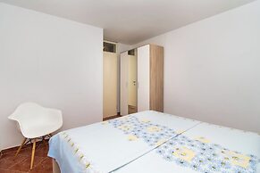Apartment Pave by Zamalin Beach