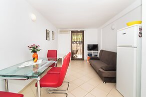 Apartment Pave by Zamalin Beach