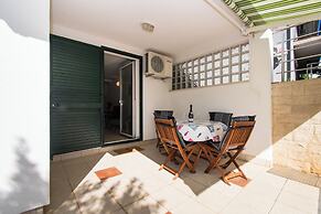 Apartment Pave by Zamalin Beach