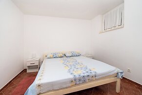 Apartment Pave by Zamalin Beach