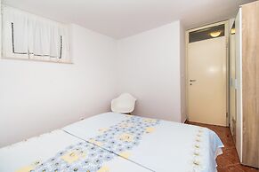 Apartment Pave by Zamalin Beach