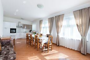 Apartments Ivan i Marija