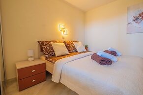 Apartments Lady 2