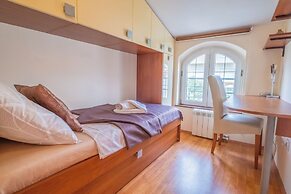 Apartments Lady 2