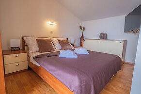 Apartments Lady 2